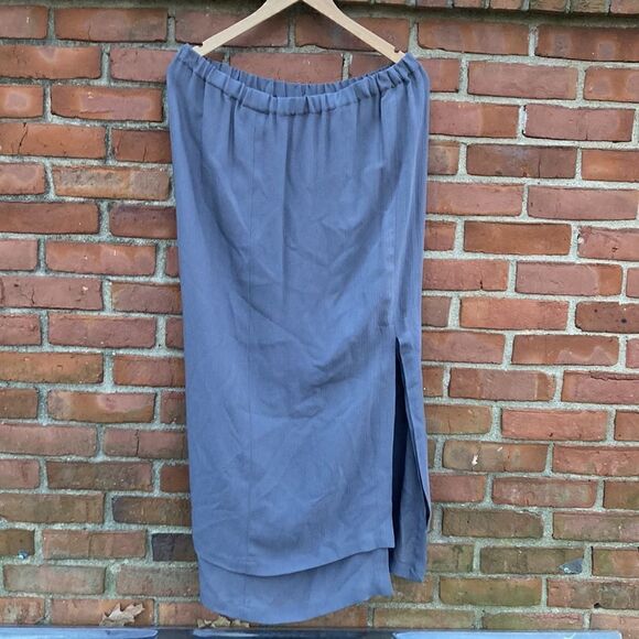 DAyLiLi Silk Two Piece Gray Long Sleeve Cardigan & Pull-on Midi/maxi Skirt Set - Picture 5 of 13